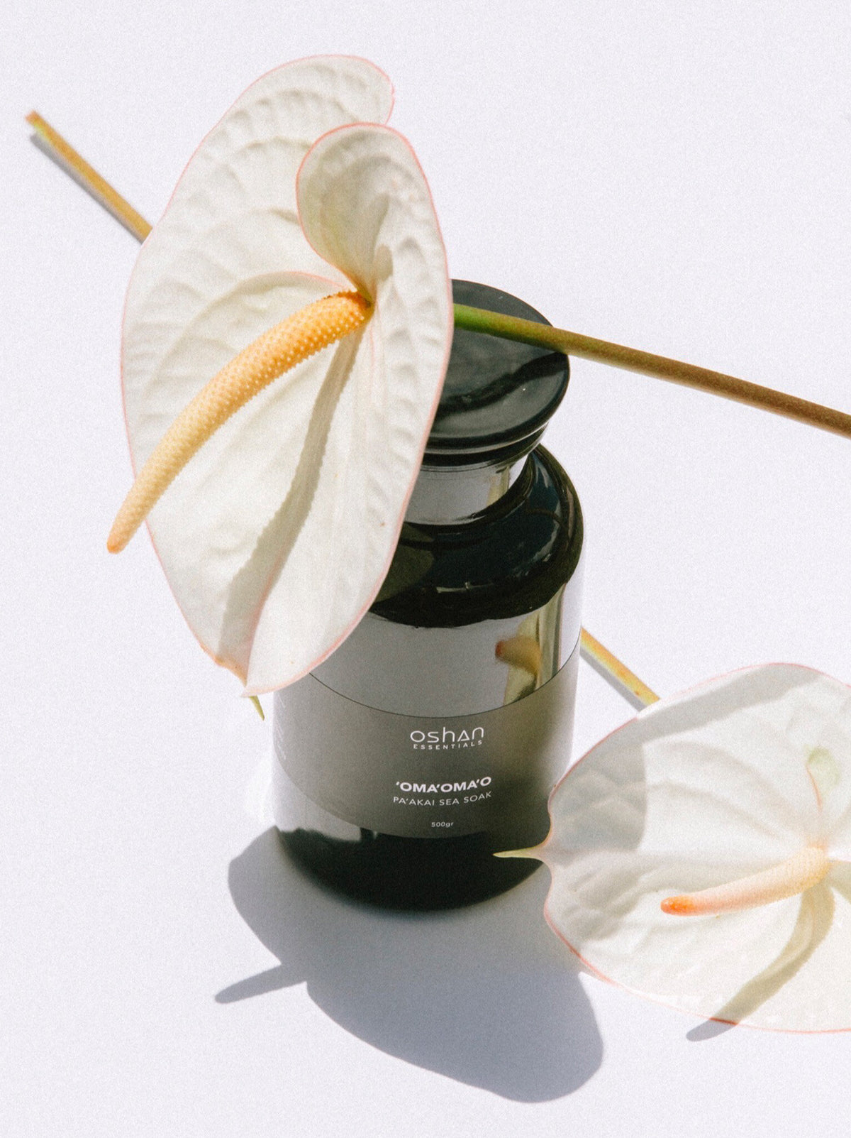 OSHAN DETOX ʻOMAʻOMAʻO Sea Soak, a Hawaiian sea salt bath soak made in Maui, Hawaii.
